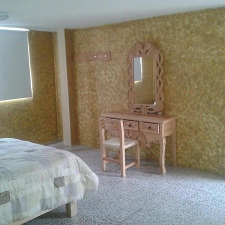 Hotel Tolotzin Толука Номер фото